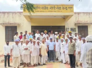 जालौर: बागोड़ा क्षेत्र को सांचोर में जोड़ने का विरोध,जालौर जिले में यथावत रखने की की मांग मुख्यमंत्री के नाम एसडीएम को सोपा।