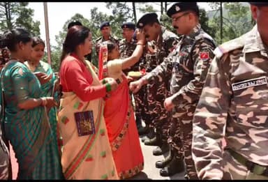 देवाल: SSB ग्वालदम के अधिकारियों को महिलाओं ने बांधी राखी