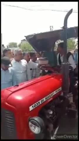 डेगाना: डेगाना के विधायक विजयपाल मिर्धा का खनन विभाग द्वारा सीज किए गए ट्रैक्टर को छुड़ाने का वीडियो आया सामने