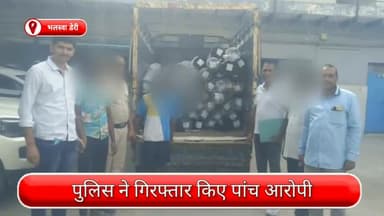 मॉडल टाऊन: भलस्वा डेरी से पांच आरोपी गिरफ्तार, चोरी किए गए कपड़े के रॉल सहित एक टेंपो भी जब्त