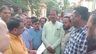 उज्जैन शहर: फ्रीगंज क्षेत्र में नगर निगम के कर्मियों ने महापौर मुकेश से की मुलाकात, कर्मचारी पर दर्ज प्रकरण को खत्म कराने की मांग की