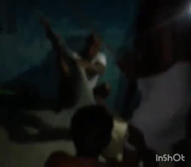 टीकमगढ़: मोहनपुरा गांव में घर के अंदर बंद करके व्यक्ति के साथ डंडे से की गई मारपीट, सोशल मीडिया पर वीडियो हुआ वायरल