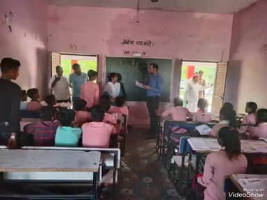 मोहम्मदी: मोहम्मदी के प्राथमिक विद्यालय बहादुर नगर का एसडीएम ने किया औचक निरीक्षण
