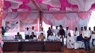 तरबगंज: सहिबापुर में मुख्य विकास अधिकारी की अध्यक्षता में ग्राम चौपाल कार्यक्रम का हुआ आयोजन