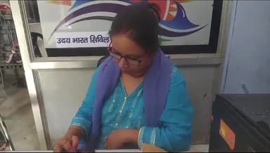 हरिद्वार: रानीपुर मोड़ पर आप महिला मोर्चा की प्रदेश अध्यक्ष हेमा भंडारी ने मेयर अनीता शर्मा एवं नगर विधायक पर लगाए गंभीर आरोप