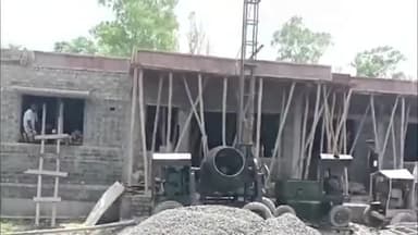 खाचरौद: तहसील के गांव कंचन खेड़ी में ग्रामीणों ने लगाए निर्माणाधीन स्वास्थ्य केंद्र में भ्रष्टाचार करने के आरोप, काम बंद