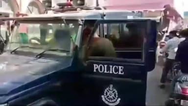 रतलाम नगर: मानक चौक पुलिस ने त्रिपोलिया गेट से ताश पत्ते से जुआ खेलते युवक को किया गिरफ्तार, 4(क) सट्टा एक्ट में मामला दर्ज