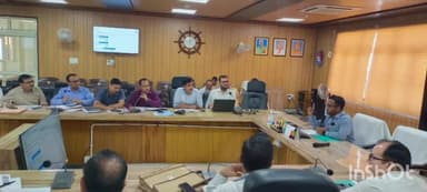 बिजनौर: महात्मा विदुर सभागार में बेसिक शिक्षा विभाग की निपूर्ण भारत मिशन के संबंध में  आयोजित बैठक में CDO ने दिए दिशा-निर्देश