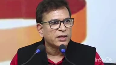 हुज़ूर: शिवाजी नगर स्थित प्रदेश कांग्रेस कार्यालय में कांग्रेस नेता अभय दुबे ने बीजेपी सरकार पर साधा निशाना