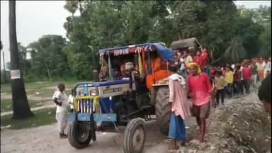 खोदावंदपुर: तेतराही ब्रह्मस्थान में नौ दिवसीय नवाह महायज्ञ संपन्न, गाजेबाजे के साथ निकाली गयी विसर्जन शोभायात्रा।