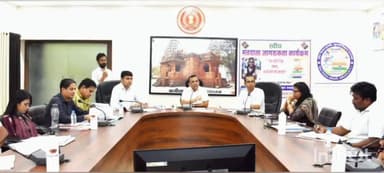 कवर्धा: जिला कार्यालय में DM ने धान खरीदी की तैयारी,कस्टम मिलिंग-चावल जमा करने व आधार e-KYC कार्य में प्रगति लाने के दिए निर्देश