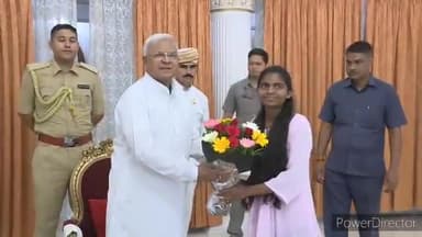 हुज़ूर: राज्यपाल मंगुभाई पटेल ने प्रजापिता ब्रम्हकुमारी ईश्वरीय विश्वविद्यालय और एस ओ एस बालग्राम की बहनो से रक्षासूत्र बंधवाया