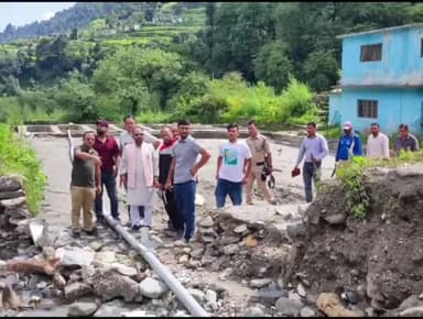 देवाल: विधायक भभूपाल राम टमटा ने आपदा ग्रस्त वाण गांव का किया स्थलीय निरीक्षण लोगों को दिया हर संभव मदद करने का आश्वासन