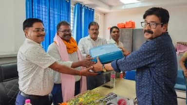 हज़ारीबाग: *जिला पंचायती राज कार्यालय के उच्च वर्गीय लिपिक विजय कुमार टूटी हुए सेवानिवृत