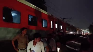 नोखा: नोखा में ट्रेन की चपेट में आने से युवक की हुई मौत, मोर्चरी में रखवाया गया शव