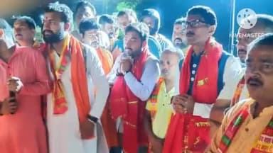 नामकुम: बटन तालाब डोरंडा में आयोजित गंगा आरती में रांची सांसद संजय सेठ हुए शामिल