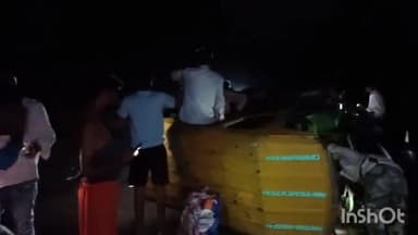 गोंडा: कोचवा पंचायत के खंता गांव के निकट अनियंत्रित ऑटो पलटने से आधा दर्जन लोग हुए चोटिल, एंबुलेंस की मदद से भिजवाया अस्पताल