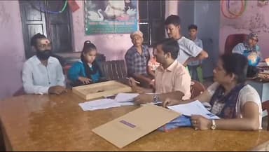 भदोही: उच्च प्राथमिक विद्यालयभदोही नगर में दिव्यांग कैंप का किया गया आयोजन मनोवैज्ञानिकडॉ०अशोक पाराशर ने की बच्चों की जांच