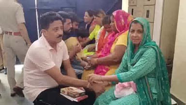 ਪਠਾਨਕੋਟ: ਸਬ ਜੇਲ੍ਹ ਵਿੱਚ ਬੰਦ ਭਰਾਵਾਂ ਨੂੰ ਭੈਣਾਂ ਨੇ ਰੱਖੜੀ ਬੰਨ੍ਹੀ