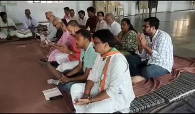 ग्वालियर गिर्द: सीएम शिवराज सिंह की सद्बुद्धि के लिए कांग्रेस भवन में हुआ सुंदरकांड पाठ का आयोजन