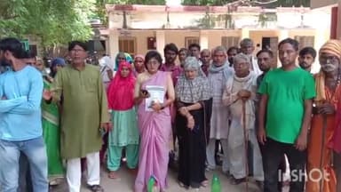 बांदा: खुटला रहोनिया निवासी लोगों ने पानी की समस्या को लेकर कलेक्ट्रेट पहुंच कर किया प्रदर्शन व डीएम को दिया प्रार्थना पत्र