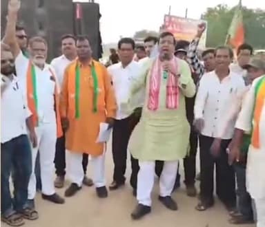 प्रेमनगर: प्रेमनगर के साप्ताहिक बाजार में वर्तमान कांग्रेस विधायक के नाकामियों को लेकर भाजपा ने किया एकदिवसीय धरना प्रदर्शन