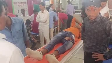 हाथरस: मेंडू रोड गांव सोखना फाटक के सामने 4 पहिया गाड़ी ने दो बाइकों को मारी टक्कर, 5 लोग हुए घायल