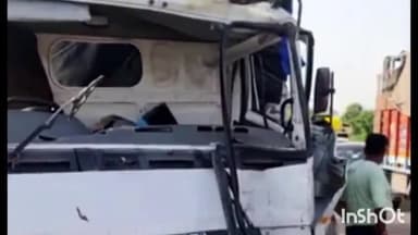 करनाल: बलड़ी बाईपास के पास फ्लाईओवर पर तेज रफ्तार कैंटर ने ट्रैक्टर-ट्रॉली को मारी टक्कर, धान से भरी ट्राली पलटी