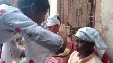 करछना: यमुनापार क्षेत्र में धूमधाम से मनाया गया रक्षाबंधन पर्व,बहनों ने भाइयों के कलाई पर राखी बांधकर की दीर्घायु होने की कामना