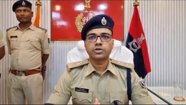 गोपालगंज: SP के द्वारा विभिन्न मामलों में की गई कार्रवाई, SP स्वर्ण प्रभात ने दी जानकारी
