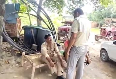 मड़ियाहू: मडियाहू के रामपुर नद्दी में पिता पुत्र के बीच मारपीट के दौरान पुत्र के सर में लगी चोट मौके पर हुई मौत