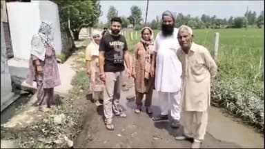 ਪਠਾਨਕੋਟ: ਪਿੰਡ ਨੰਗਲ ਕੋਠੇ ਵਿਖੇ ਸਥਾਨਕ ਲੋਕਾਂ ਨੇ ਪਿੰਡ ਦੇ ਵਿੱਚ ਗੰਦੇ ਪਾਣੀ ਦੀ ਨਿਕਾਸੀ ਨਾ ਹੋਣ ਦੇ ਚੱਲਦੇ ਪ੍ਰਸ਼ਾਸ਼ਨ ਖਿਲਾਫ ਜਤਾਇਆ ਰੋਸ਼