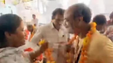 शिवपुरी नगर: मुख्यमंत्री तीर्थ दर्शन योजना के तहत 112 लोगों को शिवपुरी स्टेशन से अमृतसर तीर्थ यात्रा पर रवाना किया