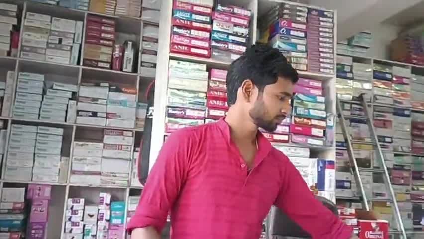 #khul gaya kumarkhand mein fancy dress ka showroom Sonam pari garments jo ki Bandhan Bank complex ke niche kumarkhand me