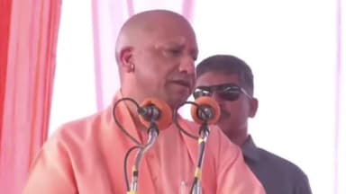 रामनगर: रामनगर के महादेवा ऑडिटोरियम में मुख्यमंत्री योगी आदित्यनाथ ने कहा- नदी के इस पार बसा देंगे कॉलोनी