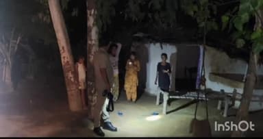 बिजनौर: मंडावर में गुलदार के खौफ के चलते देर रात तक ग्रामीणों को जागरुक कर रही वन विभाग की टीम