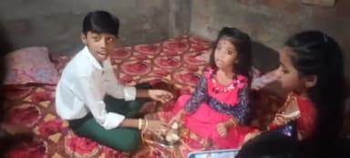 सुरसंड: प्रखंड क्षेत्र में हर्षोल्लास के साथ मनाया गया रक्षाबंधन का त्योहार, भाइयों के कलाई पर बहनों ने बांधी राखी