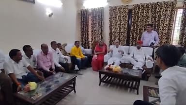 बूंदी: कांग्रेस कार्यकर्ताओं ने राज्य समिति के उपाध्यक्ष डॉ. चंद्रभान का सर्किट हाउस पहुंचने पर किया स्वागत