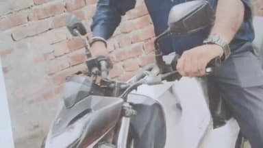 इकौना: इकौना बाजार के दर्जनों से अधिक लोगों के साथ लोन के नाम पर हुई ठगी, प्रार्थना पत्र देकर लगाई न्याय की गुहार