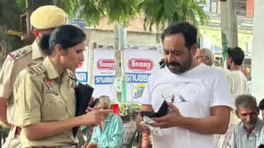 ਪਠਾਨਕੋਟ: ਨਸ਼ੇ ਦੇ ਖਿਲਾਫ ਥਾਣਾ ਡਵੀਜ਼ਨ ਨੰਬਰ 1 ਦੀ ਪ੍ਰਭਾਰੀ ਨੇ ਖਾਨਪੁਰ ਚੌਂਕ ਵਿਖੇ ਲੋਕਾਂ ਨਾਲ ਕੀਤੀ ਮੀਟਿੰਗ