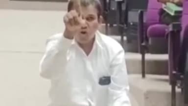 अलवर: अलवर में नगर निगम की पहली बैठक में विकास कार्य नहीं होने के चलते पार्षदों ने किया हंगामा