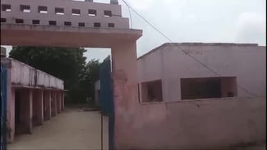 करगहर: बड़हरी में मिडिल एवं उच्च विद्यालय बनवाने की मांग को लेकर ग्रामीणों ने पूर्व विधायक वशिष्ट सिंह को सौंपा ज्ञापन