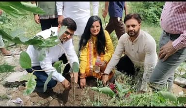 ट्राई फॉर हेल्प की अध्यक्ष साध्वी गीतांजलि मोहपात्रा के साथ पर्यावरण संरक्षण एक प्रयास....