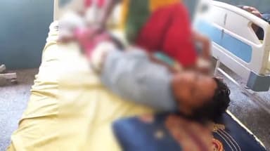 मुरादाबाद: दौलतपुर में 10 साल के बच्चे पर आवारा कुत्ते ने किया हमला, घायल को मुरादाबाद के जिला अस्पताल में कराया गया भर्ती