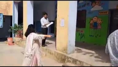 तालेड़ा: उपखंड अधिकारी तालेड़ा एचडी सिंह ने किया मतदान केंद्रों का निरीक्षण, निरीक्षण के दौरान BLO से ली जानकारी