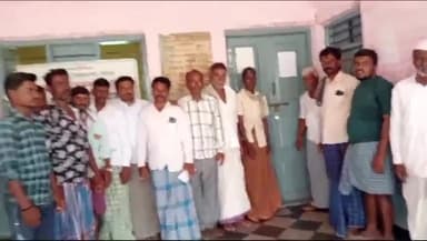 ಮುಂಡರಗಿ: ಹಾರೂಗೇರಿ ಗ್ರಾಮದಲ್ಲಿ ನೀರು ಬಿಡುವಂತೆ ಹನಿ ನೀರಾವರಿ ಸಿಬ್ಬಂದಿಯನ್ನು ಕೂಡಿ ಹಾಕಿದ ರೈತರು