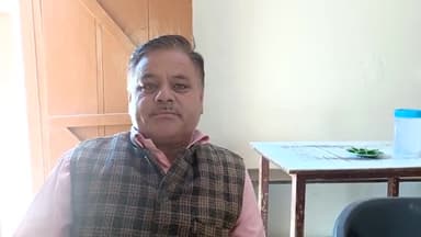 देवाल: ल्वाणी के प्रधान प्रमोद बिष्ट ने कहा- विगत 13 व 14 अगस्त को आई आपदा के कारण गांव में हो रहा भूस्खलन