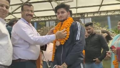 करनाल: सैक्टर 6 टैगोर पब्लिक स्कूल के दो छात्रों ने हांगकांग में हुई शटल कॉक चैंपियनशिप में सिल्वर मेडल जीत किया नाम रोशन