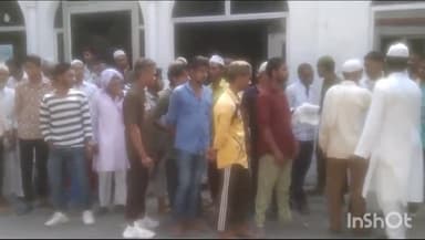 बिजनौर: SP कार्यालय पहुंचकर नयागांव के ग्रामीणों ने दो दिन पूर्व युवक की हत्या करने वाले आरोपियों की गिरफ्तारी की मांग की