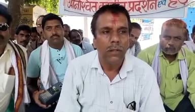 साईं खेड़ा: मध्य प्रदेश सरकार से कर रहे मांग सहकारिता समिति के कर्मचारी हड़ताल पर नरसिंहपुर मुख्यालय में,